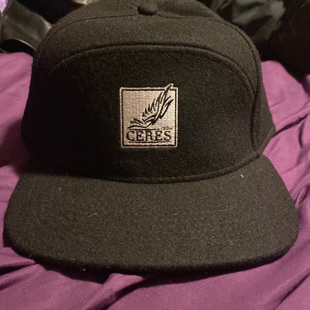 Front panel adjustable hat